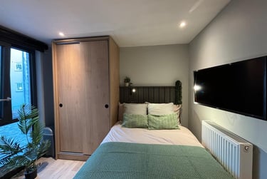 1 bed studio, Surrey Street, Montpelier, Bristol, BS28FU - Image 1